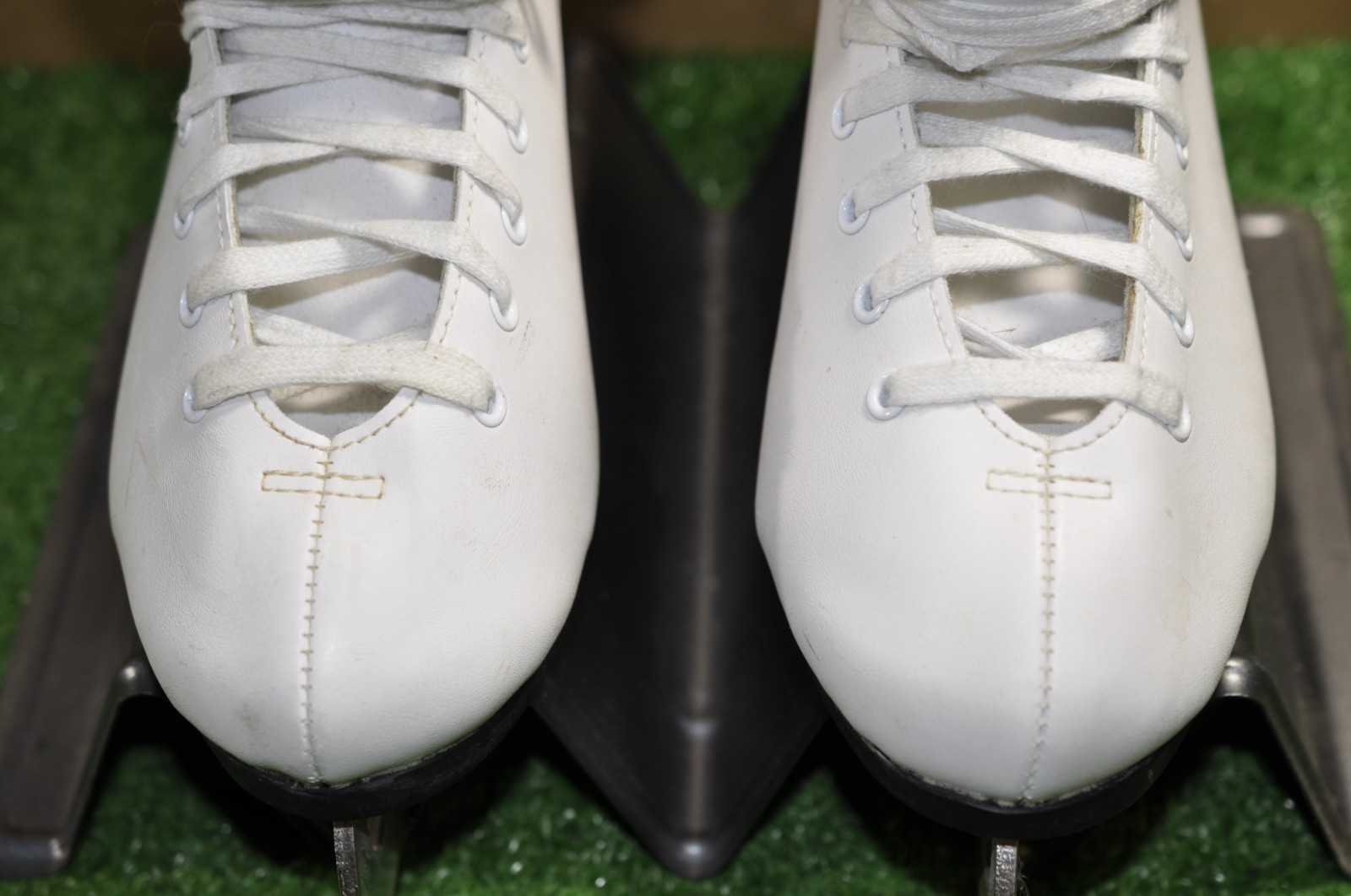 CCM Pirouette CS skate size 8 womens ice figure skates VGC #206