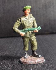 GREEN BERET SOLDIER VINTAGE 1950s TOY SOLDIER METAL 60mm US WW2 TYPE NO BRAND