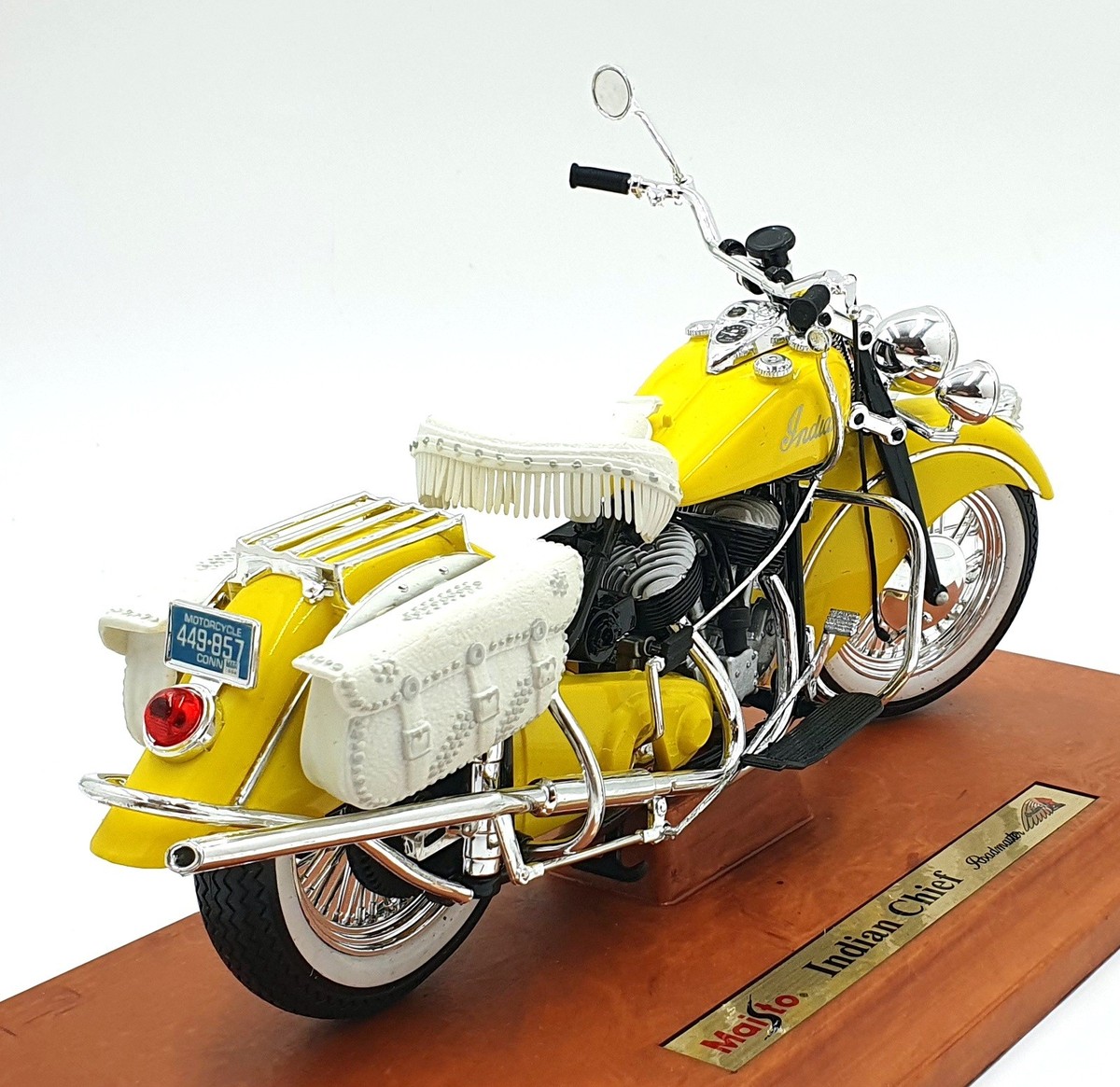 Maisto Indian Chief Roadmaster Motorcycle Special Edition 1 10