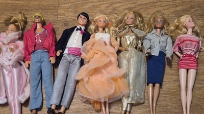 lot of 7 Vtg  1966, 68, & 69 Barbie Dolls & Kens 