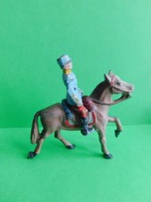 QUIRALU / TRES BEAU CHASSEUR D'AFRIQUE A CHEVAL    fonte d'aluminium