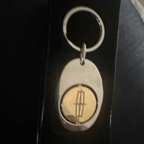 Lincoln Oval (Chrome And Gold Plated) Keychain - Picture 3 of 4