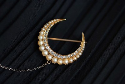 Viktorianische 18k Gold Halbmond Brosche Perle alte Mine Rosenschliff Diamanten