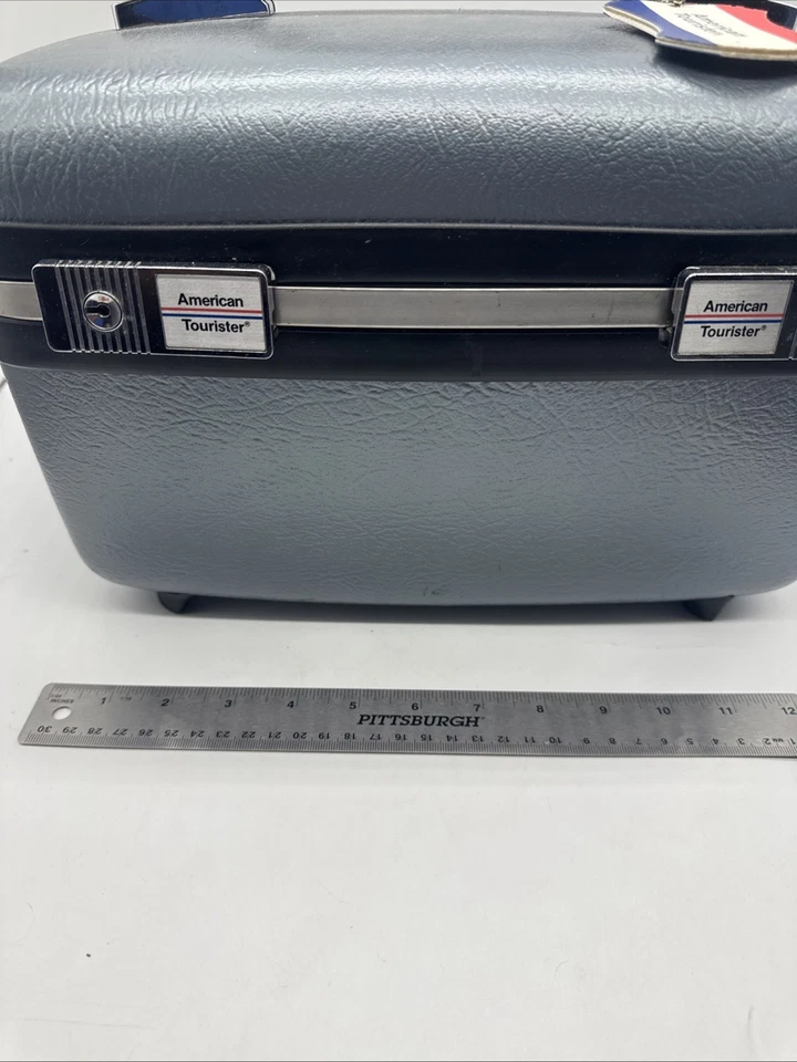 De colección ~ Azul/Gris American Tourister®️ Maleta de tren de equipaje con espejo Foto 3 de 4