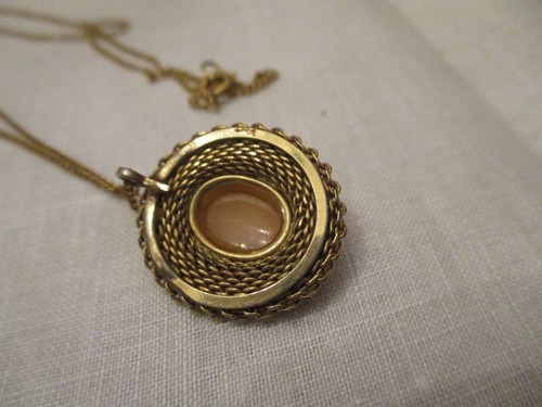 antique/vintage 12K gold filled cameo pendant on 18" gold filled chain - Picture 4 of 4