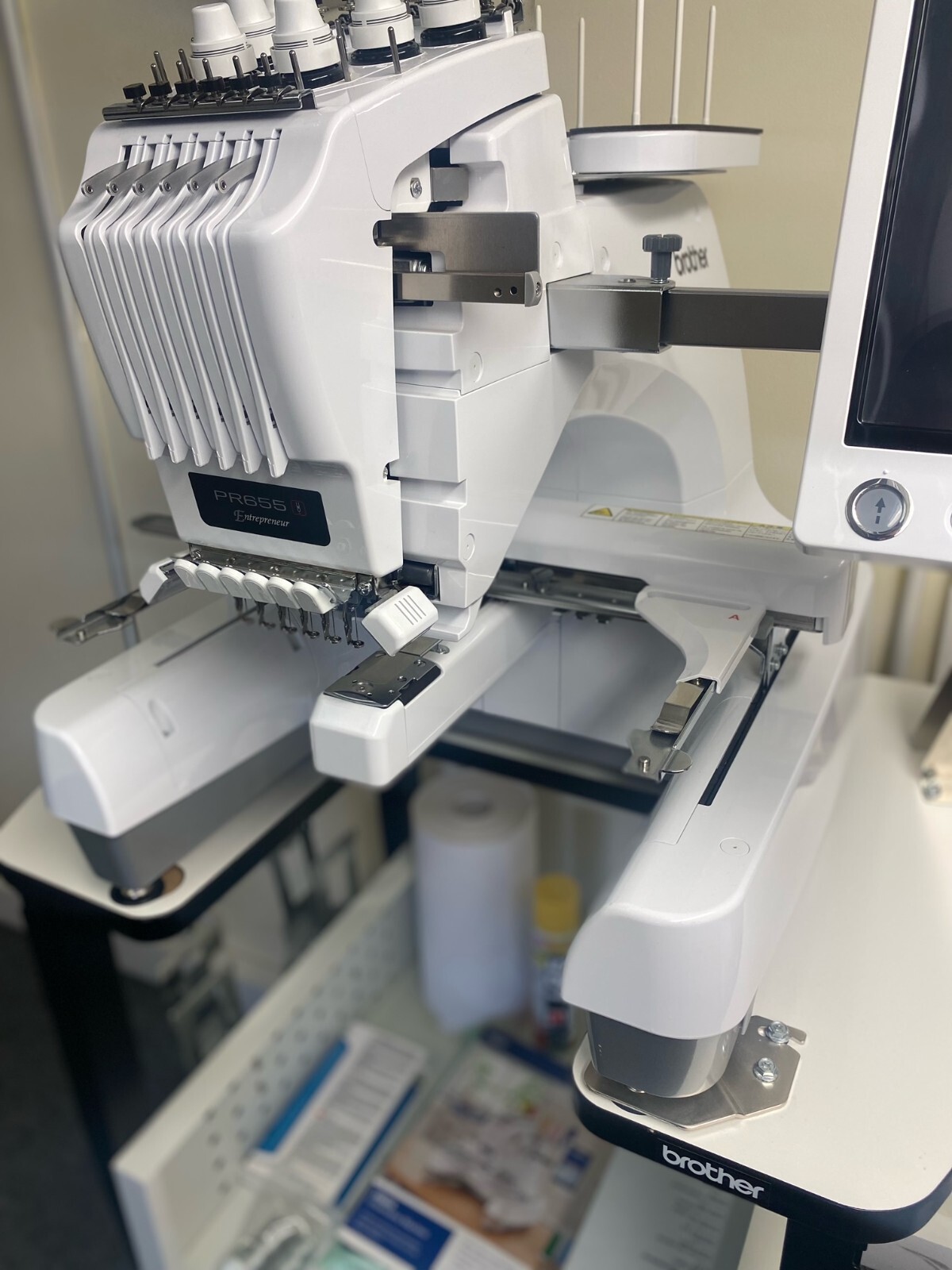 BROTHER 6 NEEDLE PR655 EMBROIDERY MACHINE WITH STAND & ACCESSORIES eBay