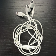 Apple EarPods In-Ear Wired Earbud Headset Lightning Connector White Built-In Mic