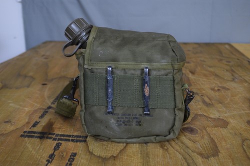 Vintage US Military 2 Quart Collapsible Canteen Cover Pile Lining Strap Case