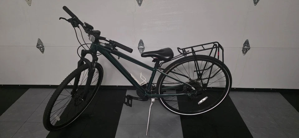 Bicicleta para mujer Canondale Quick CX 3 con accesorios incorporados en verde oscuro Foto 4 de 4