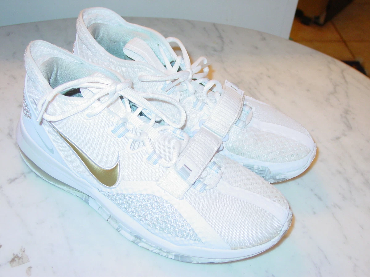 Chaussures de basket ball basses homme Nike Air Force Max blanc or 2018 Taille