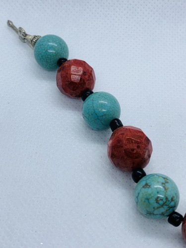 Turquoise and Red Faceted Sea Coral 7"-8" Pre-owned. - Bild 4 von 7