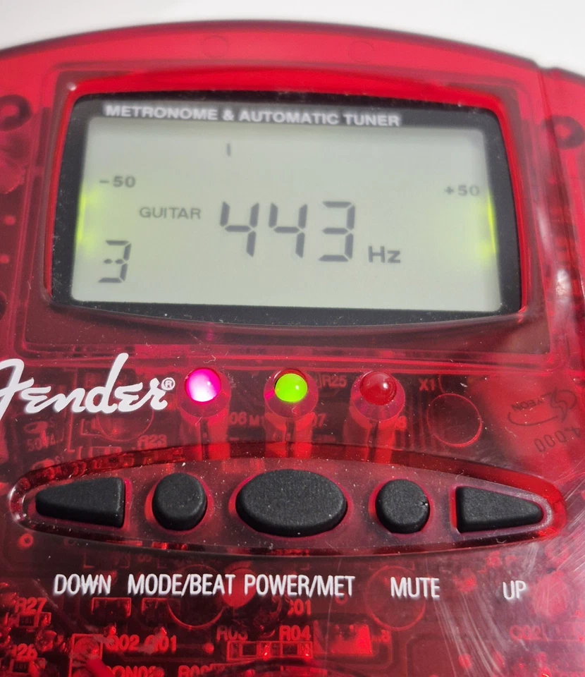 FENDER MT-1000 ROJO TRANSLÚCIDO METRÓNOMO DIGITAL Y SINTONIZADOR CROMÁTICO AUTOMÁTICO Foto 2 de 4