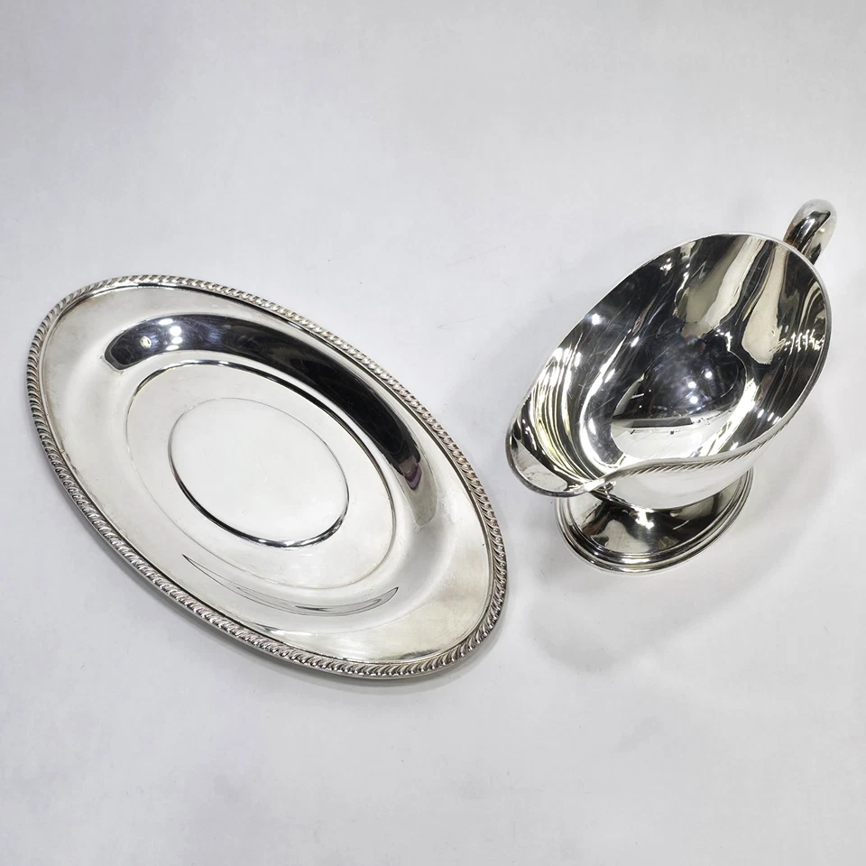 Vtg Fiesta Oneida Ltd 2pc Silver Plate Gravy Boat And Under Plate Dish Tray - Image 4 of 4