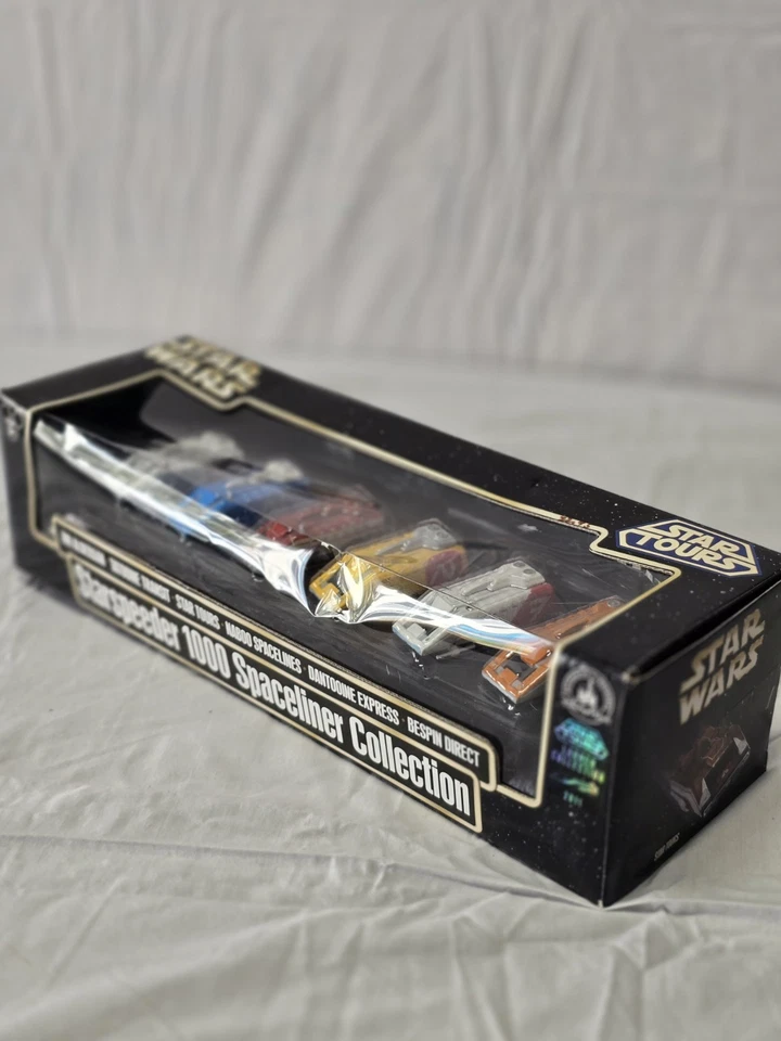 Coleção Star Wars Disney Exclusive Starspeeder 1000 Spaceliner - Imagem 2 de 4