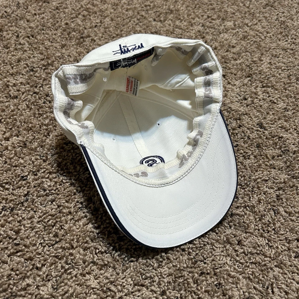 Gorra/sombrero vintage Stussy S Logo FlexFit - blanco/negro patente de EE. UU. Foto 4 de 4