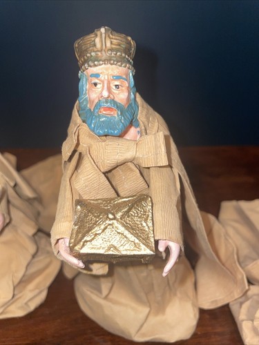Vintage 5 Piece PAPER MACHE AND PLASTIC NATIVITY Made In Taiwan 9" Tall EUC - Picture 11 of 23