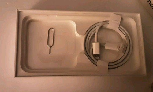 iPhone SE 2020 Retail Box with USB-C to Lightning Cable Original OEM (NO PHONE) - 第 3/7 張圖片