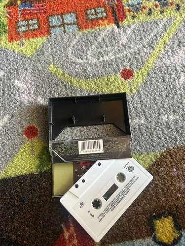 Devo "Greatest Misses" Cassette Tape Rare Hard To Find - Picture 4 of 4
