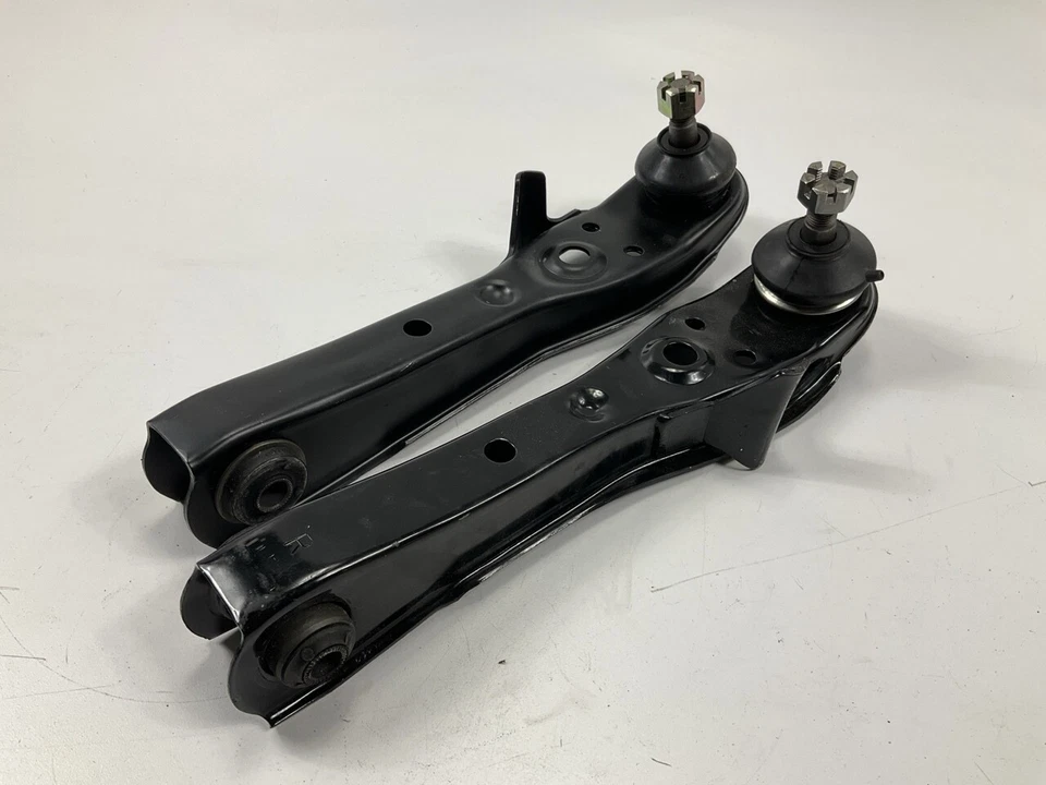 Brazos de control inferiores delanteros y rótulas OEM 555 SIN CAJA - 1979-1982 Toyota Corona Foto 2 de 4