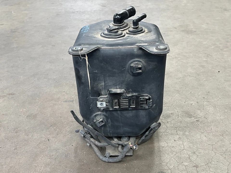 ⭐2016-2019 NISSAN TITAN XD DEF DIESEL EXHAUST FLUID RESERVOIR TANK OEM LOT2629 - Image 4 of 4