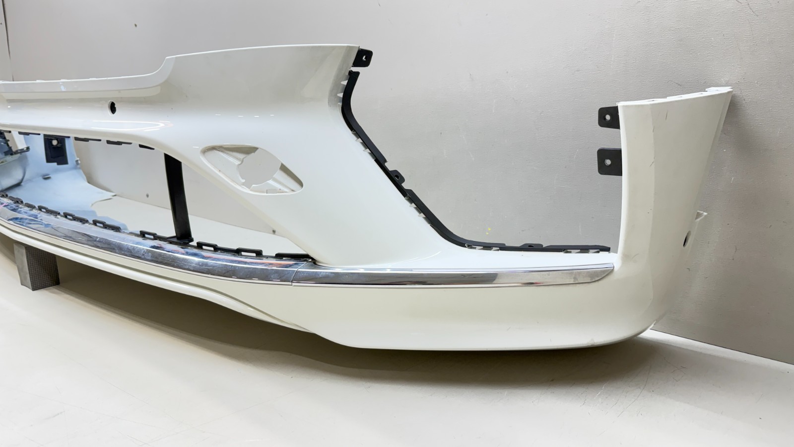 Bentley Bentayga 2021-2024 Front Front bumper White