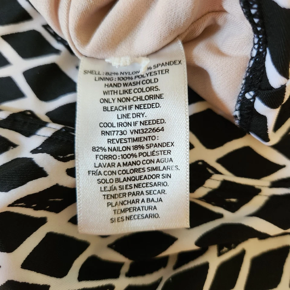 Ava & Viv Black/White Geometric Print Bikini Swimsuit Top Womens Plus Size 20W - Image 4 of 4