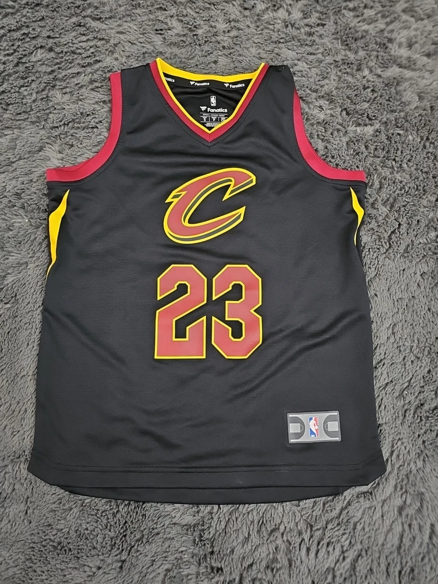 Preços baixos em Fanatics LeBron James Cleveland Cavaliers Roupas