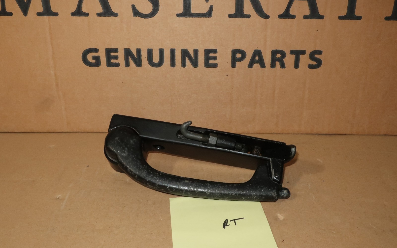 Maserati Biturbo  SPYDER  CONVERTIBLE TOP LATCH  RIGHT  #10247