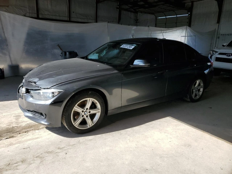 Espejo retrovisor interior delantero central usado se adapta a: BMW 328I 2014 con puerta de garaje op Foto 2 de 4