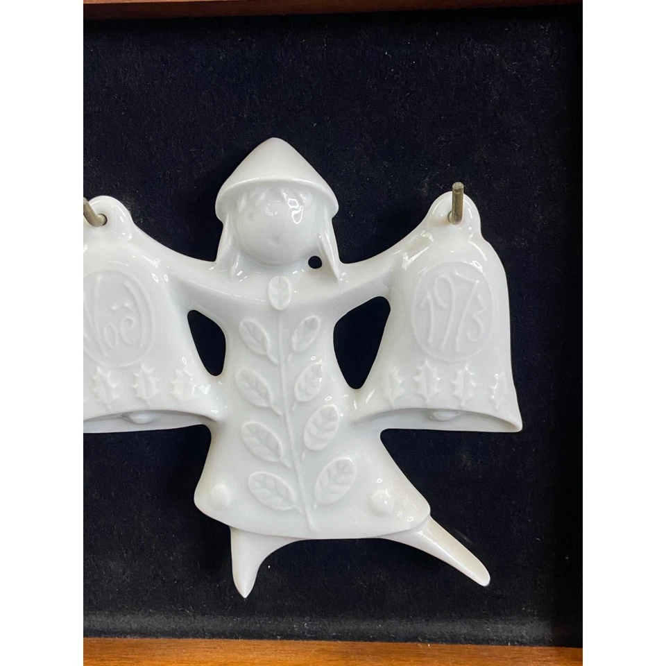 Campana de ángel de porcelana vintage 1978 arte de pared caja de sombra enmarcada decoración de Navidad Foto 2 de 4