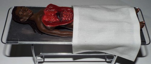 Muñeca miniatura hecha a mano Morgue médica Autopsia cuerpo afroamericana Mujer - Imagen 2 de 4