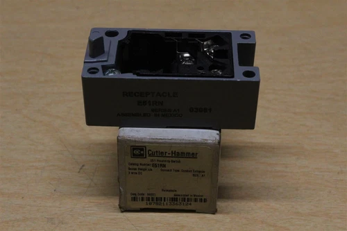 NEW Cutler-Hammer Receptacle E51RN ser A1 *FREE SHIPPING*