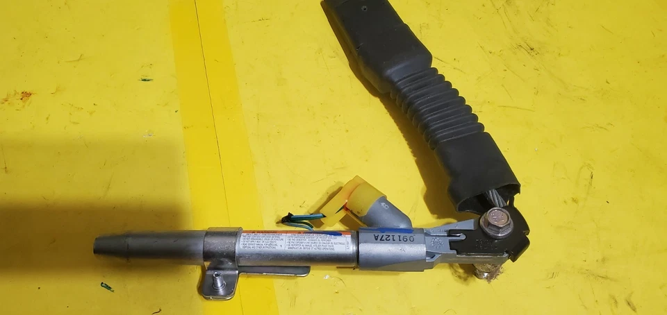 2010-2013 SUZUKI KIZASHI Front Passenger Seat Belt buckle 10 11 12 13 - Image 4 of 4