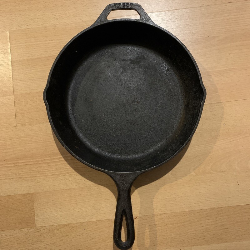 VINTAGE LODGE CAST IRON SKILLET #4 USA 8SK with heat ring 10”