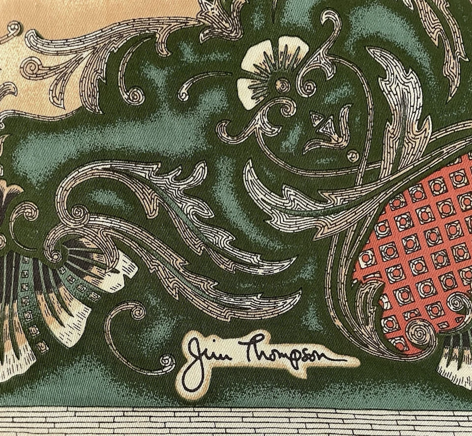 Funda de almohada de seda Jim Thompson estampado elefante verde. Cremallera trasera. 15x15”. Firmado Foto 3 de 3