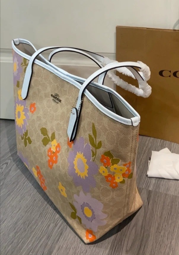 COACH City Tote Bag In Signature Canvas With Floral Print CBG71