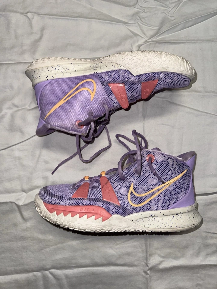 Size 7 (GS) - Nike Kyrie 7 Mid Daughters - Image 2 of 4