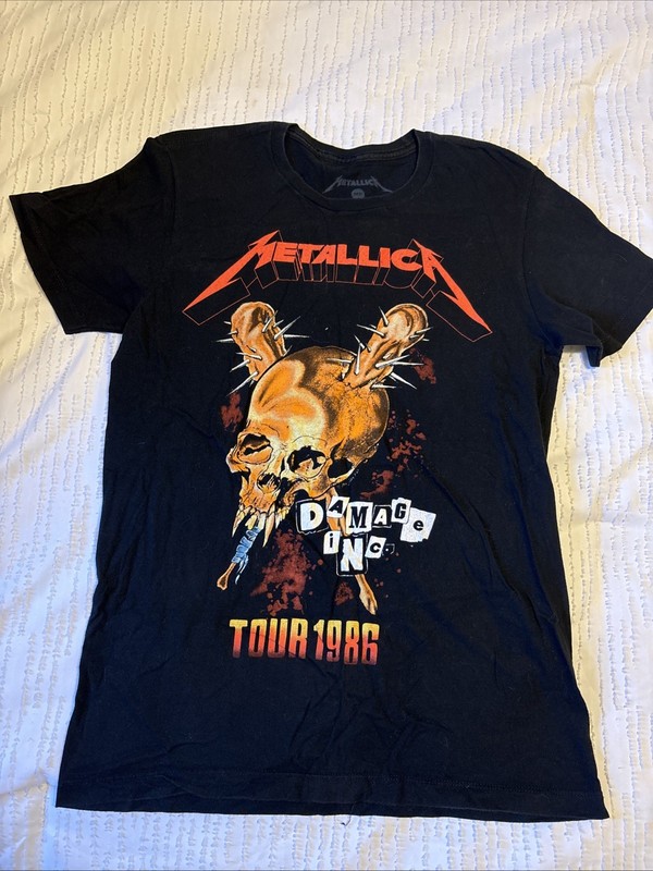 metallica shirt Medium