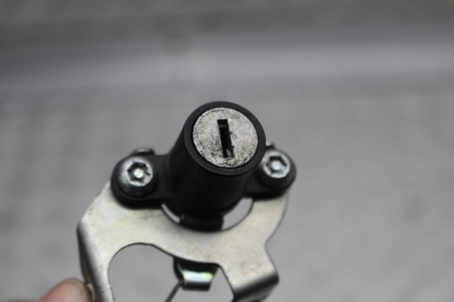 2009 YAMAHA FZ1 IGNITION LOCK GAS CAP W KEY - Picture 10 of 12