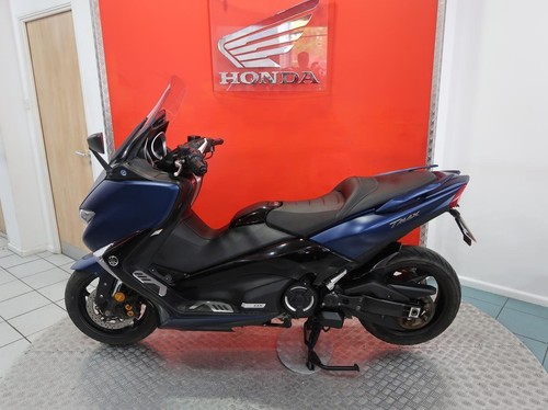 2019 '69' Yamaha TMAX 530 DX - Picture 4 of 14