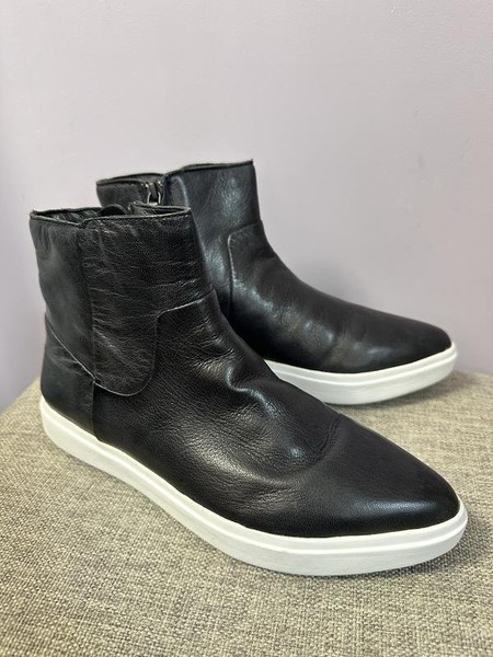 Women DKNY Boots Black Leather 37.5