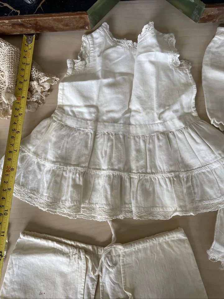 Lot De Vêtements de Poupée Ancienne - Photo 4/4