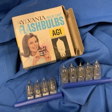 Rare Find Vintage Sylvania AG1 Flashbulbs Set Of 9 partial Pack Photography Prop