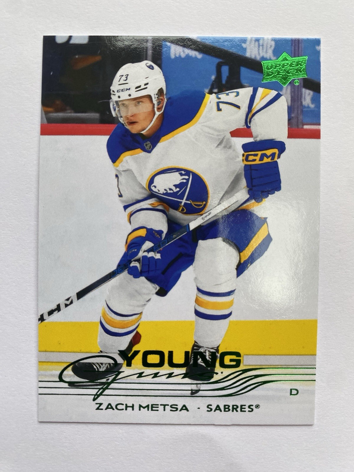 2025-26 Upper Deck Series 2 Young Guns Green Holiday #490 ZACH METSA Sabres RC