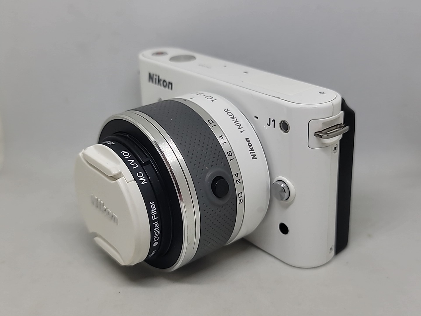 Nikon 1 J1 Mirrorless Digital Camera Nikkor 10-30mm 3.5-5.6 Lens White Working 4