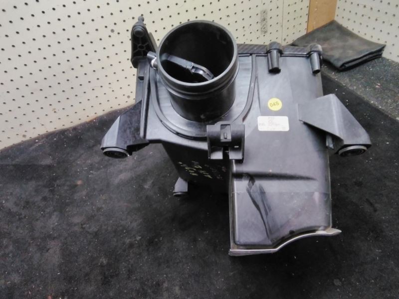 Passenger Air Cleaner With Carbon Fiber Engine Cover Fits 17 AUDI R8 1041773
