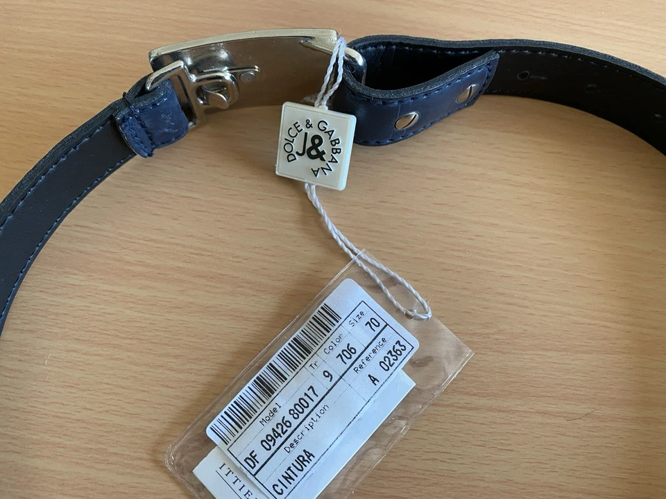 Cinturón Dolce Gabbana J&ANS Azul Marino Cintura Con Hebilla Talla 70 Auténtico Nuevo con etiquetas Foto 3 de 4