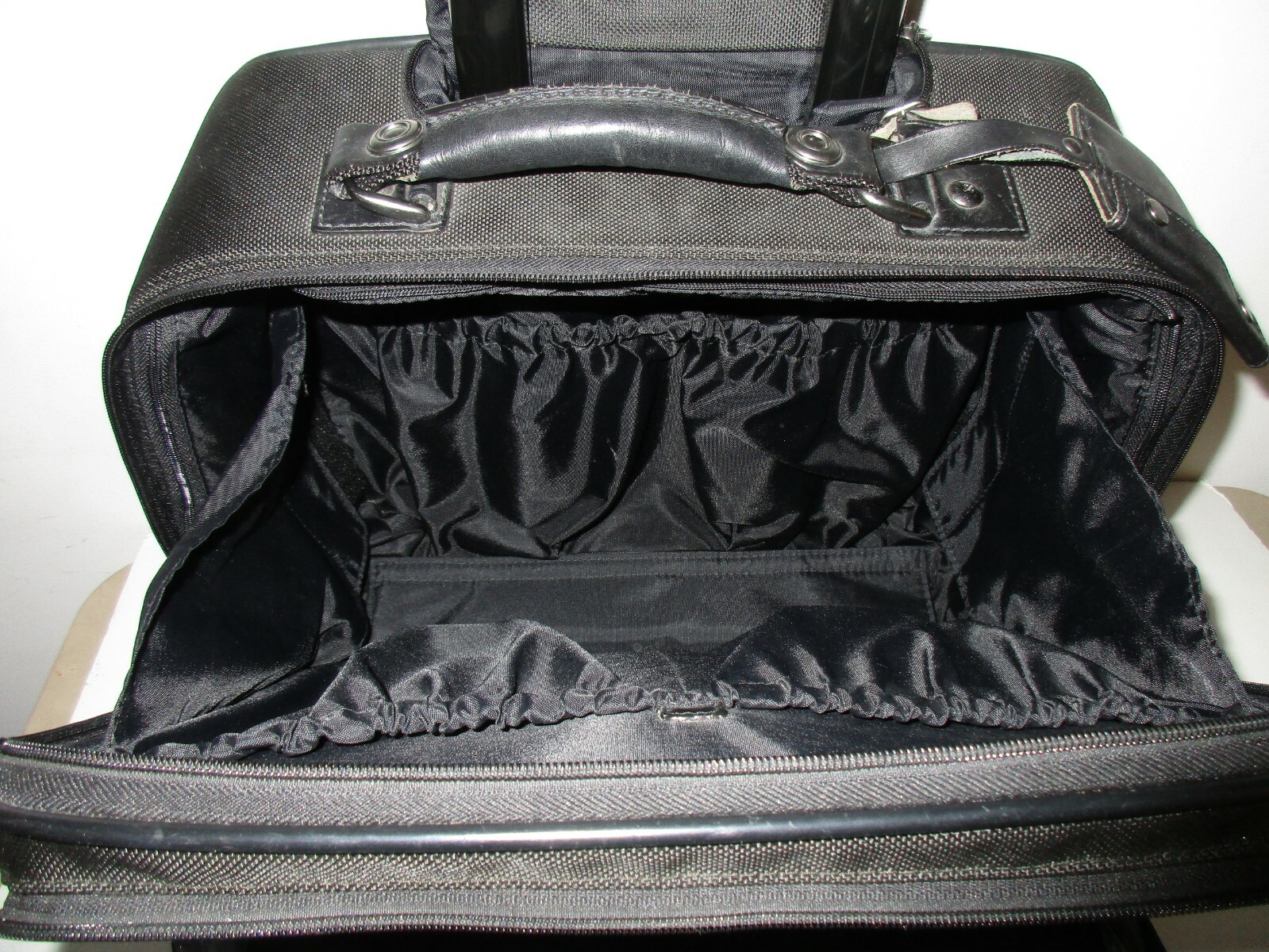 Hartmann Nylon Wheeled Carry On Rolling Business Brie… Gem