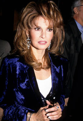 Raquel Welch attends Batoto Yetu Rites of Spring benefit New York - Old Photo 6