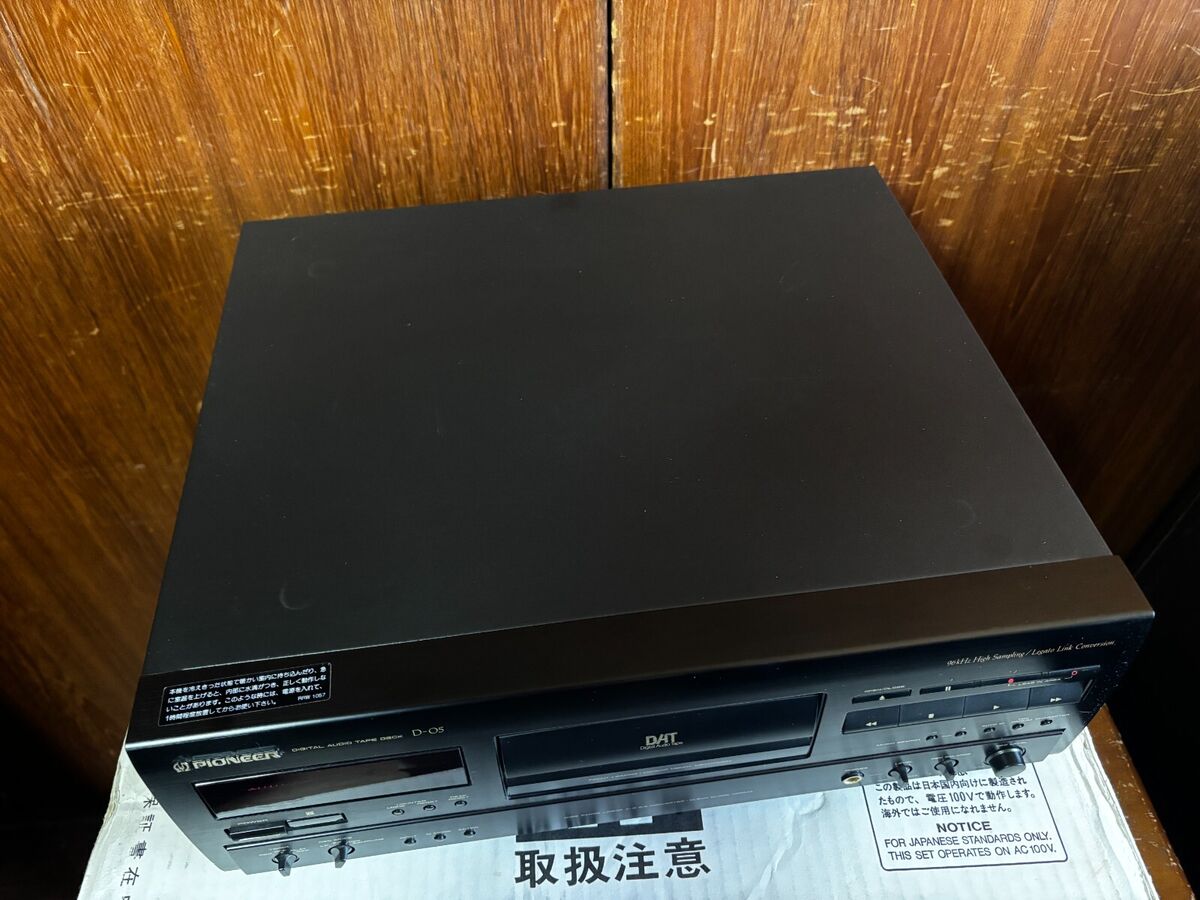 Pioneer D-05 Digital Audio Tape Deck DAT w/ box | eBay Pioneer D-05 Digital Audio Tape Deck DAT w/ box | eBay